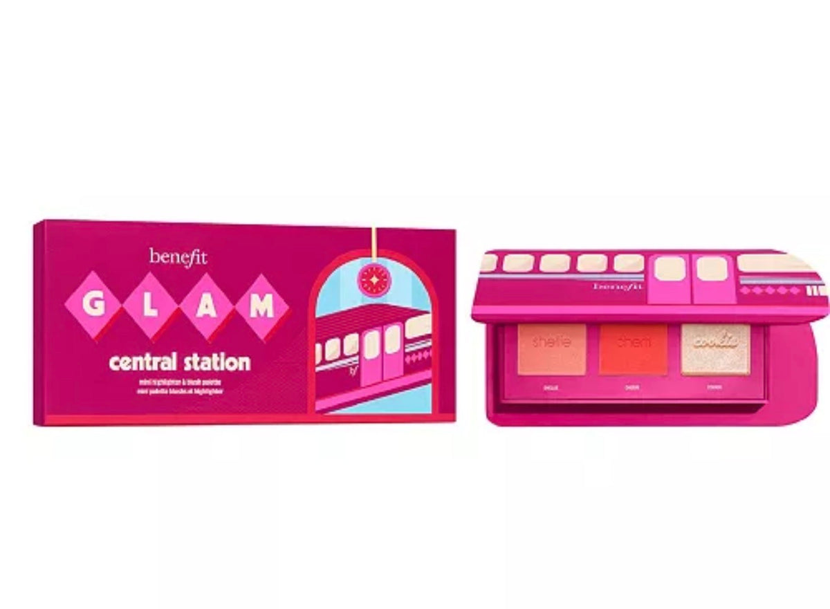 Benefit Cosmetics
Glam Central Station Mini Highlighter & Blush Palette